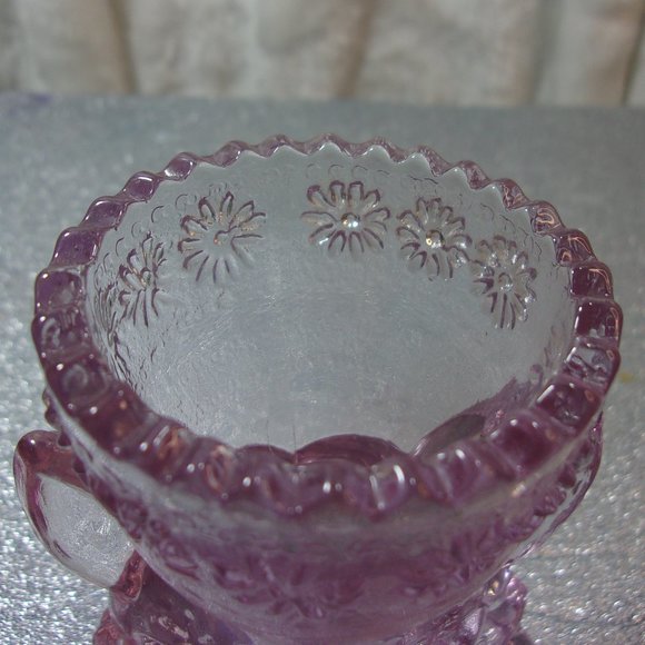 H-139 VINTAGE WILKERSON GLASS BUNNY RABBIT EGG HOLDER IN PINK - Picture 4 of 13